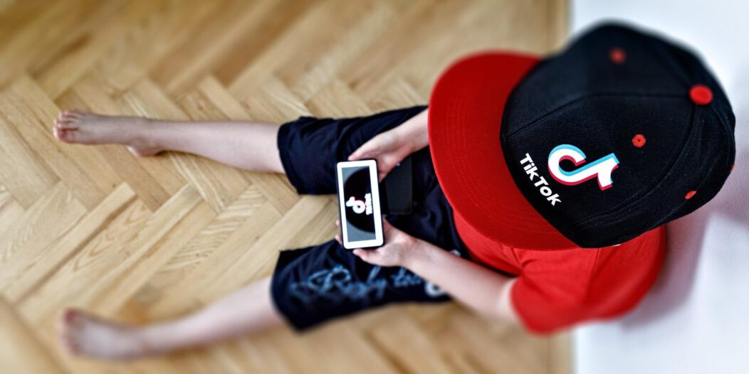 Aplikaciji TikTok u vlasništvu kineske tvrtke ByteDance prijeti zabrana korištenja u SAD-u Aplikaciji TikTok u vlasništvu kineske tvrtke ByteDance prijeti zabrana korištenja u SAD-u