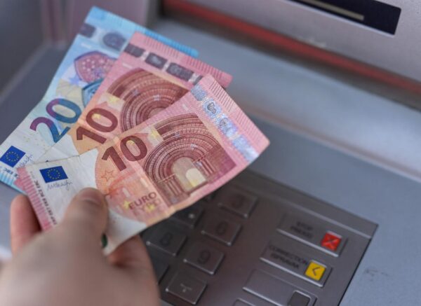 Od 1. siječnja euro postaje službena valuta u Hrvatskoj i nakon 29 godina zamijenit će kunu