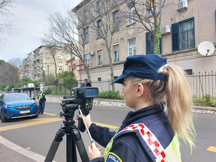 Pećine akcija 1.1 Pećine akcija 1.1