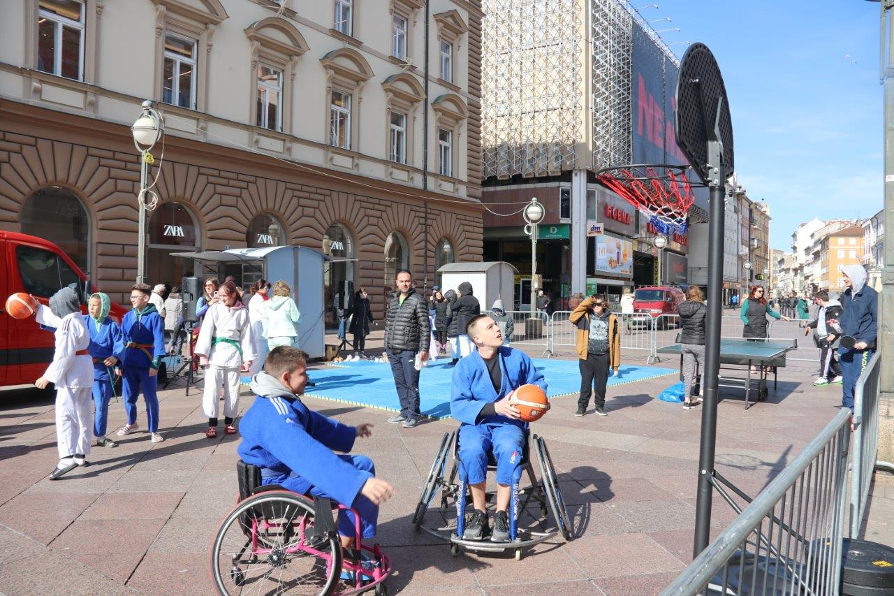 Sportski-dan-u-sklopu-manifestacije-Tjedan-autizma-4 Sportski-dan-u-sklopu-manifestacije-Tjedan-autizma-4
