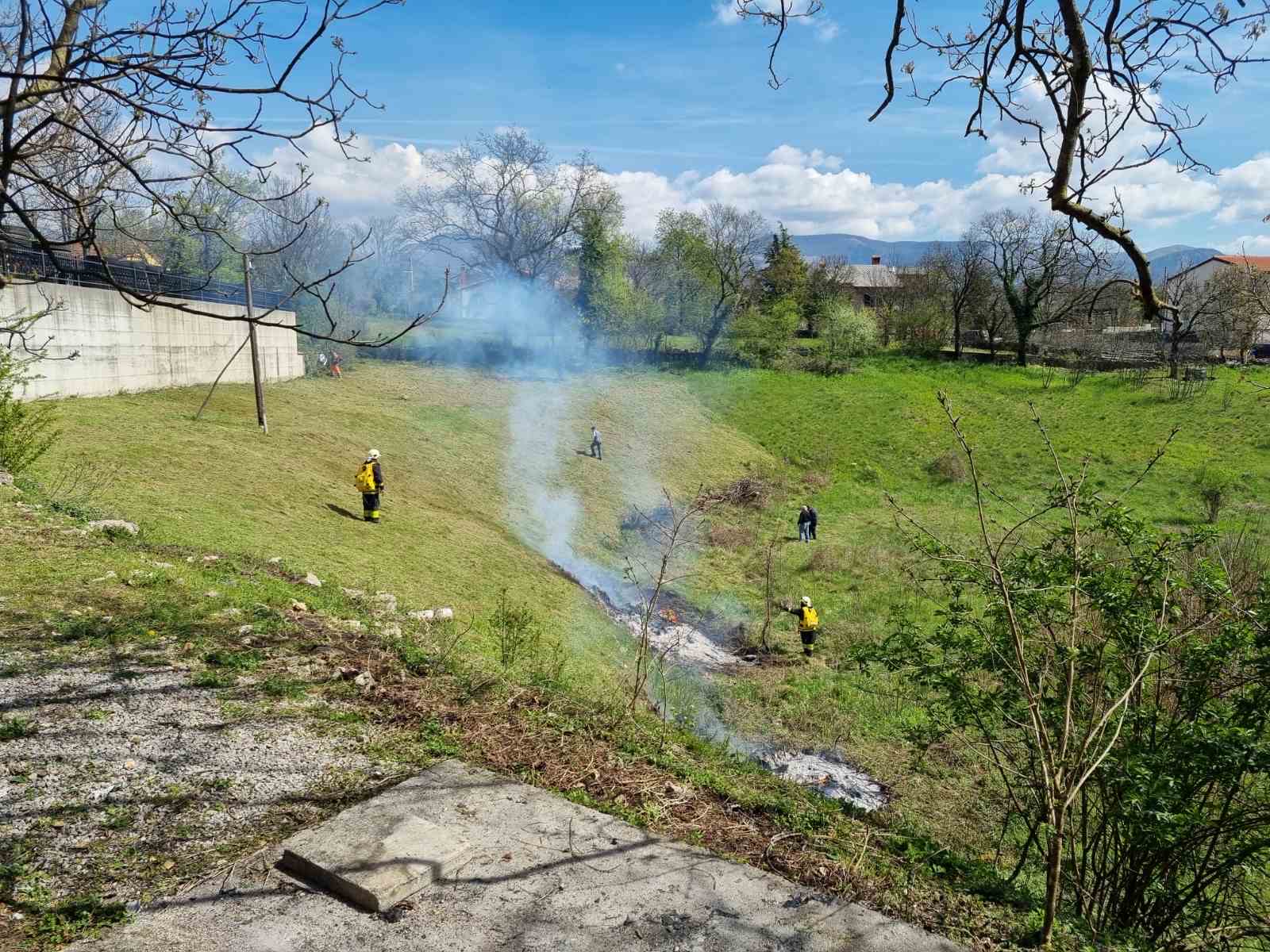 dragovoljci i vatrogasci dragovoljci i vatrogasci