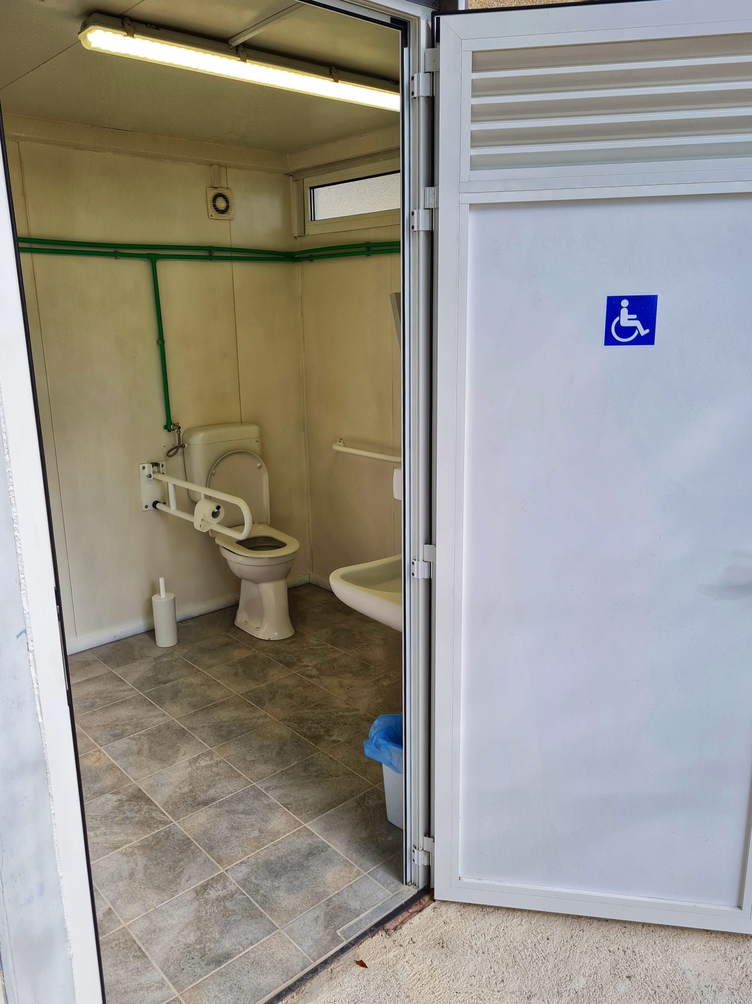 icici wc sanitarni svor (1) icici wc sanitarni svor (1)