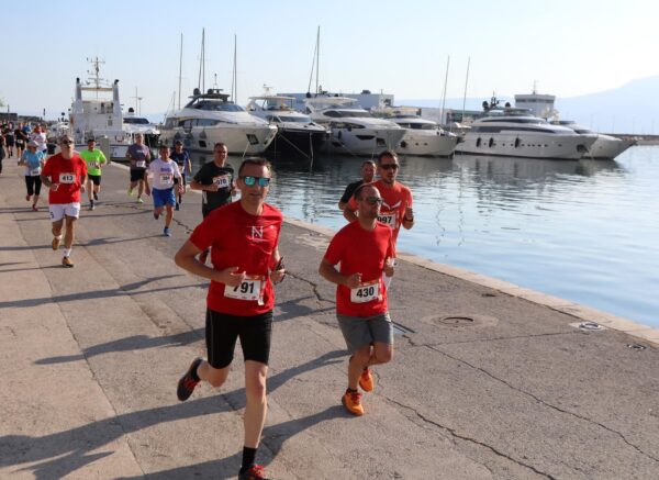 Rijeka: Brojni trkači na poslovnoj utrci B2Run u riječkoj luci i po gradskim ulicama