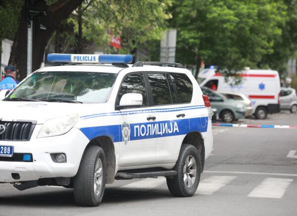 Beograd: Policija blokirala prometnice kod škole gdje je dječak ubio učenike i profesoricu