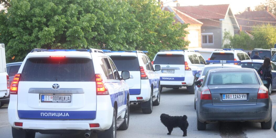 Dubona: Policija osigurava područje gdje je sinoć došlo do masovne pucnjave Dubona: Policija osigurava područje gdje je sinoć došlo do masovne pucnjave