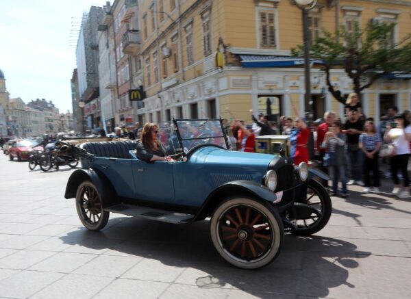 Na ulicama grada održan 27. Oldtimer auto rally Rijeka 2023