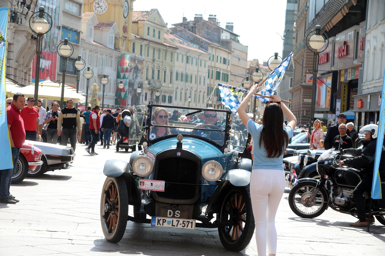 Na ulicama grada održan 27. Oldtimer auto rally Rijeka 2023