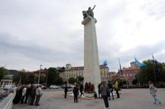 Rijeka: Polaganjem vijenaca na Spomenik oslobođenja na Delti obilježen Dan pobjede nad fašizmom Rijeka: Polaganjem vijenaca na Spomenik oslobođenja na Delti obilježen Dan pobjede nad fašizmom
