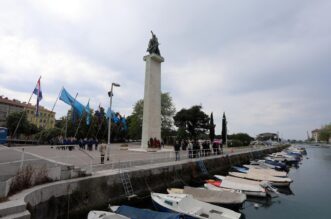 Rijeka: Polaganjem vijenaca na Spomenik oslobođenja na Delti obilježen Dan pobjede nad fašizmom Rijeka: Polaganjem vijenaca na Spomenik oslobođenja na Delti obilježen Dan pobjede nad fašizmom