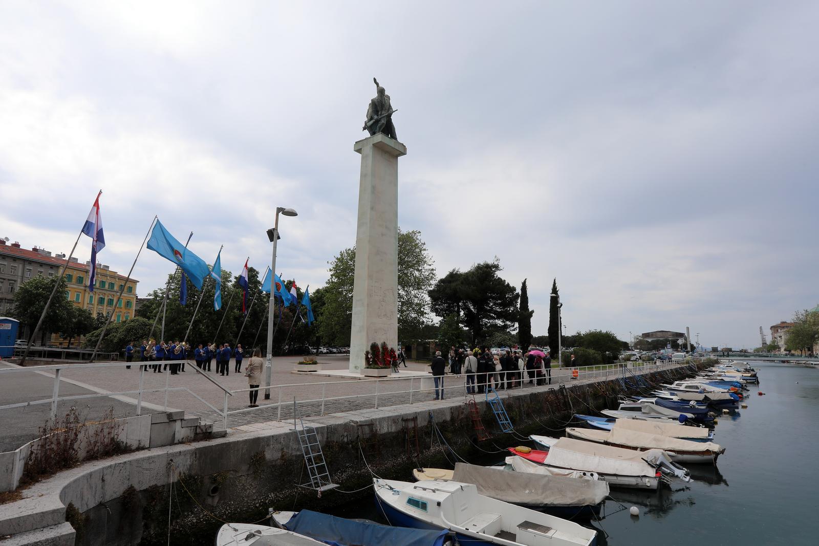 Rijeka: Polaganjem vijenaca na Spomenik oslobođenja na Delti obilježen Dan pobjede nad fašizmom Rijeka: Polaganjem vijenaca na Spomenik oslobođenja na Delti obilježen Dan pobjede nad fašizmom