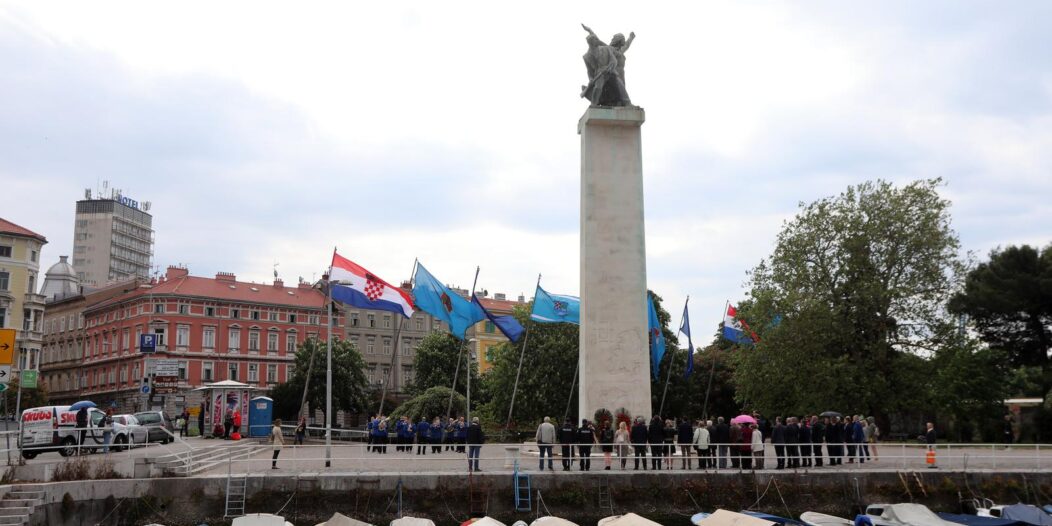 Rijeka: Polaganjem vijenaca na Spomenik oslobođenja na Delti obilježen Dan pobjede nad fašizmom Rijeka: Polaganjem vijenaca na Spomenik oslobođenja na Delti obilježen Dan pobjede nad fašizmom