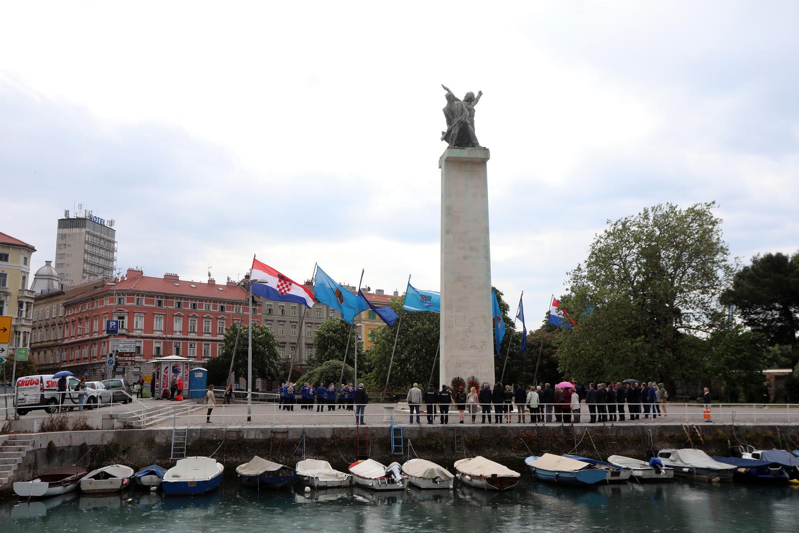 Rijeka: Polaganjem vijenaca na Spomenik oslobođenja na Delti obilježen Dan pobjede nad fašizmom Rijeka: Polaganjem vijenaca na Spomenik oslobođenja na Delti obilježen Dan pobjede nad fašizmom
