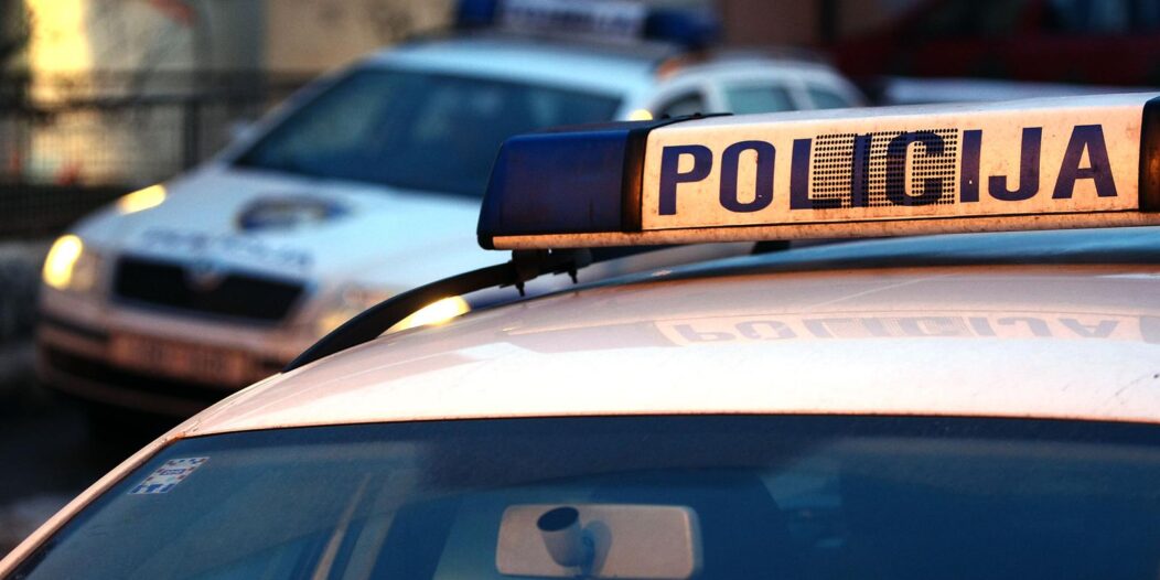 Zagreb: Nakon tu?njave u kafi?u Dvojka policija radi uvi?aj Zagreb: Nakon tu?njave u kafi?u Dvojka policija radi uvi?aj