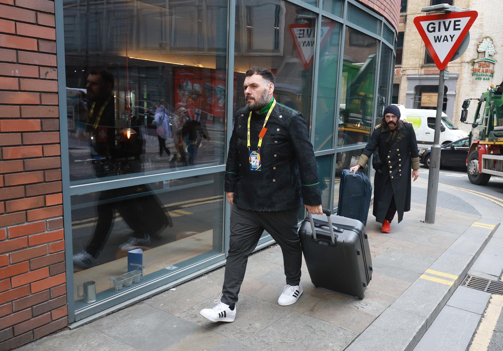 Liverpool: Let 3 odlazi iz hotela na generalnu probu uoči Eurovizijskog finala Liverpool: Let 3 odlazi iz hotela na generalnu probu uoči Eurovizijskog finala