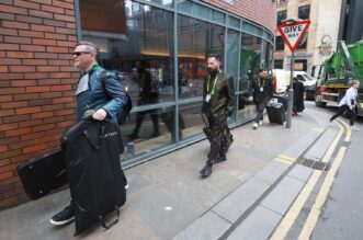 Liverpool: Let 3 odlazi iz hotela na generalnu probu uoči Eurovizijskog finala Liverpool: Let 3 odlazi iz hotela na generalnu probu uoči Eurovizijskog finala