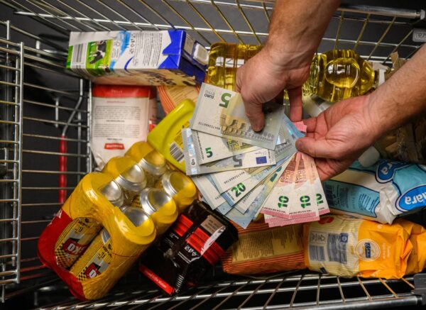 Uvođenje eura dovelo je do poskupljenja što su mnogi poslovni subjekti iskoristili