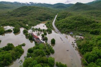 Pogled iz zraka na poplavljeni Gračac Pogled iz zraka na poplavljeni Gračac