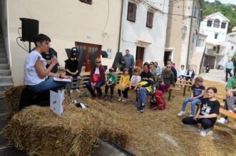 Baka: Crna ovca festival janjetine, individualizma, kreativnosti i oto?ne batine Baka: Crna ovca festival janjetine, individualizma, kreativnosti i oto?ne batine