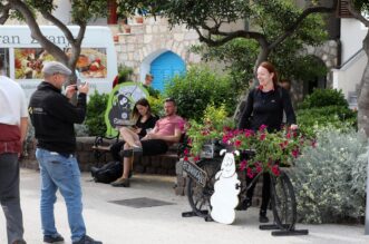 Baška: Crna ovca festival janjetine, individualizma, kreativnosti i otočne baštine Baška: Crna ovca festival janjetine, individualizma, kreativnosti i otočne baštine