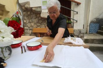 Baka: Crna ovca festival janjetine, individualizma, kreativnosti i oto?ne batine Baka: Crna ovca festival janjetine, individualizma, kreativnosti i oto?ne batine
