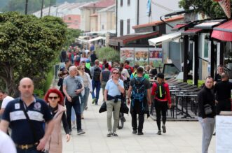 Baka: Crna ovca festival janjetine, individualizma, kreativnosti i oto?ne batine Baka: Crna ovca festival janjetine, individualizma, kreativnosti i oto?ne batine