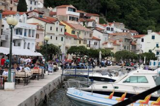 Baka: Crna ovca festival janjetine, individualizma, kreativnosti i oto?ne batine Baka: Crna ovca festival janjetine, individualizma, kreativnosti i oto?ne batine