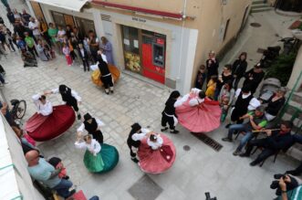 Baka: Crna ovca festival janjetine, individualizma, kreativnosti i oto?ne batine Baka: Crna ovca festival janjetine, individualizma, kreativnosti i oto?ne batine