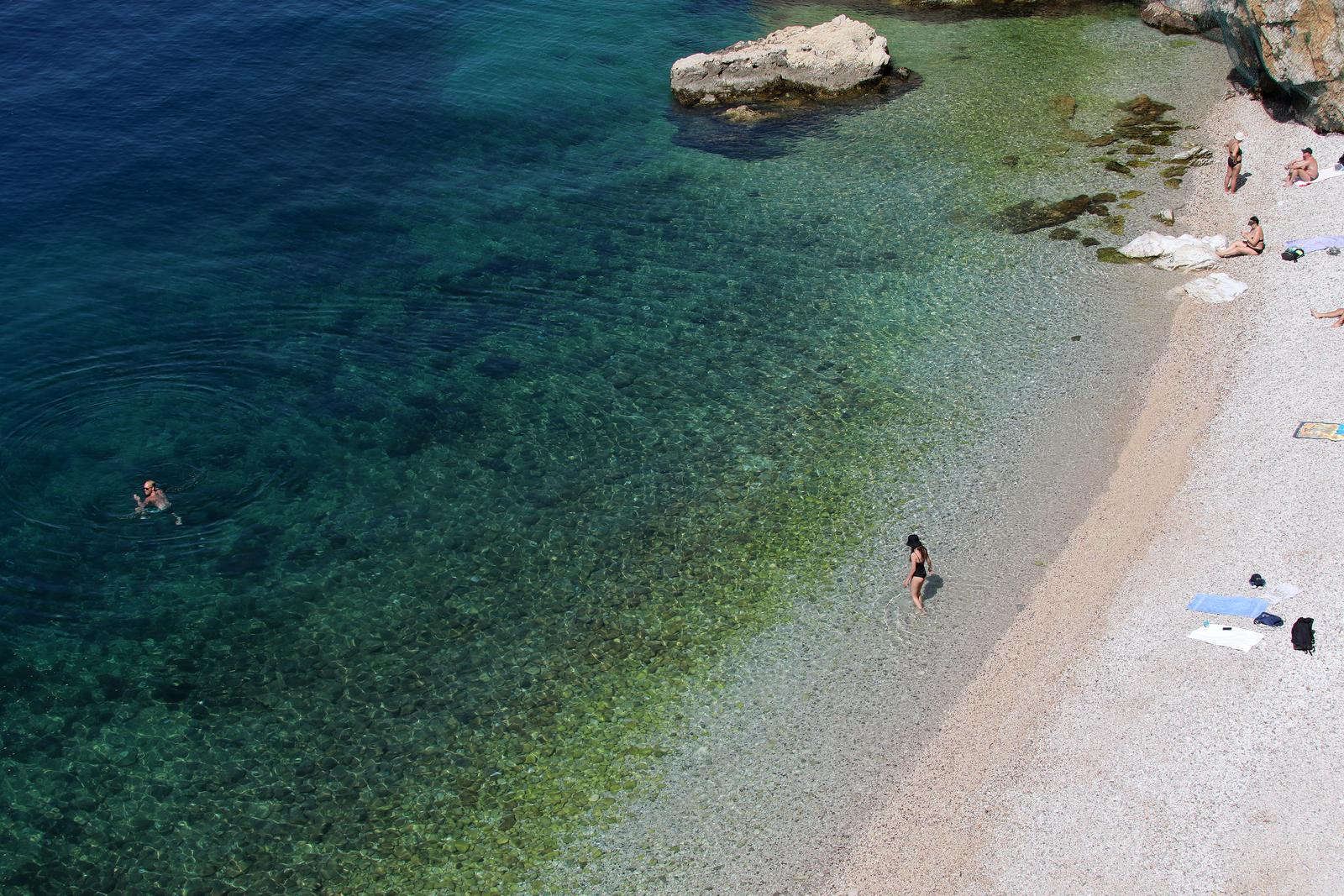Rijeka: Rijetki kupaci na plazi Sablicevo