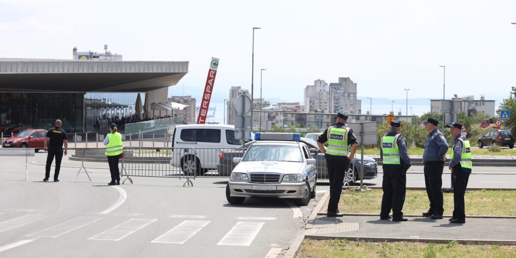 Rijeka: Zbog utakmice Hajduk – Šibenik zatvorena cesta od rotora Rujevica do čvora Hosti Rijeka: Zbog utakmice Hajduk – Šibenik zatvorena cesta od rotora Rujevica do čvora Hosti