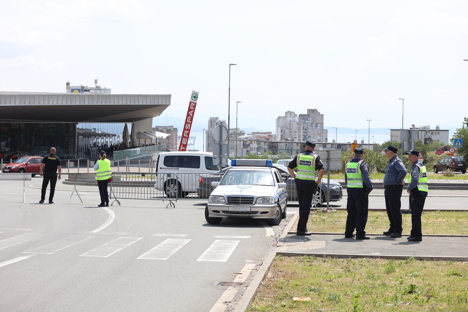 Rijeka: Zbog utakmice Hajduk – Šibenik zatvorena cesta od rotora Rujevica do čvora Hosti Rijeka: Zbog utakmice Hajduk – Šibenik zatvorena cesta od rotora Rujevica do čvora Hosti