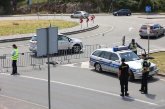 Rijeka: Zbog utakmice Hajduk – Šibenik zatvorena cesta od rotora Rujevica do čvora Hosti Rijeka: Zbog utakmice Hajduk – Šibenik zatvorena cesta od rotora Rujevica do čvora Hosti