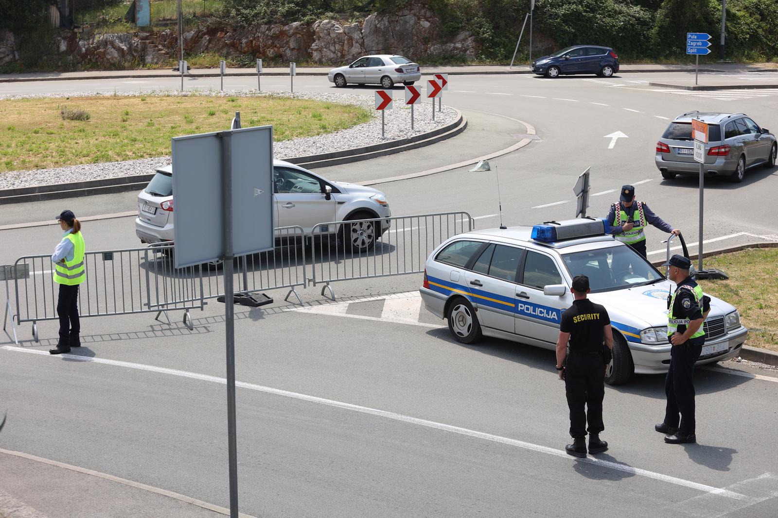Rijeka: Zbog utakmice Hajduk – Šibenik zatvorena cesta od rotora Rujevica do čvora Hosti Rijeka: Zbog utakmice Hajduk – Šibenik zatvorena cesta od rotora Rujevica do čvora Hosti