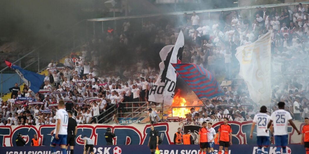 Rijeka: Zapaljene stolice na tribini gdje se nalazi Torcida Rijeka: Zapaljene stolice na tribini gdje se nalazi Torcida