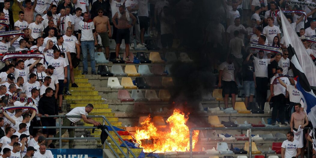 Rijeka: Zapaljene stolice na tribini gdje se nalazi Torcida Rijeka: Zapaljene stolice na tribini gdje se nalazi Torcida