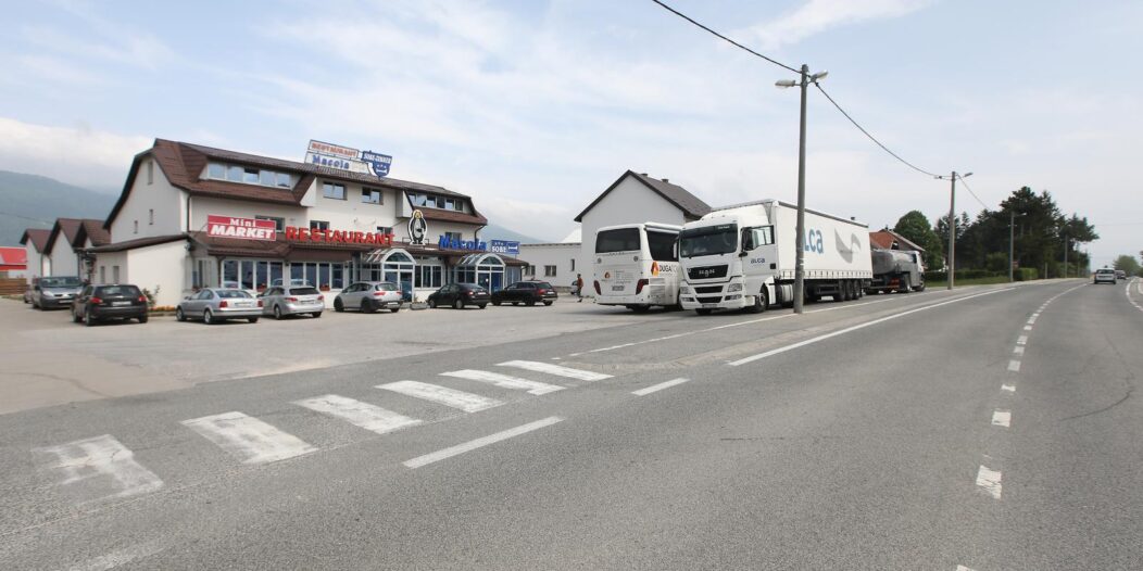 Reportaža sa stare ceste (D1) prema Splitu Reportaža sa stare ceste (D1) prema Splitu