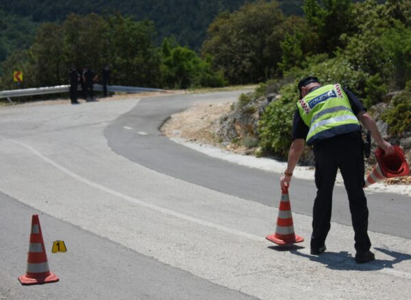 Prikolica puna maturanata prevrnula se kod Labina