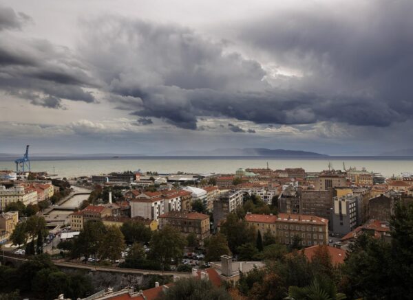 Kišni oblaci nad Rijekom