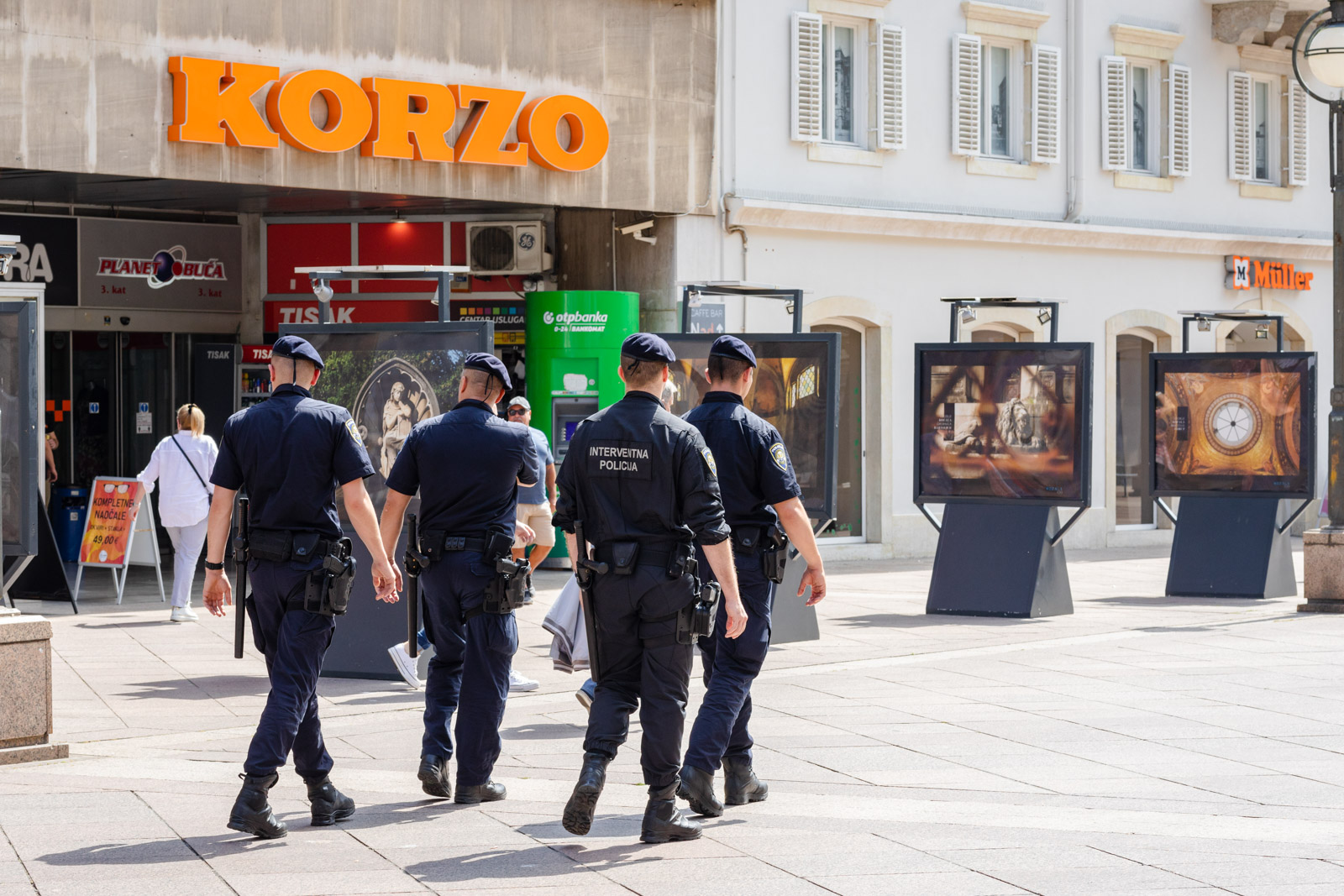 Policija -27