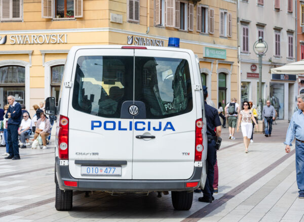 Policija -28