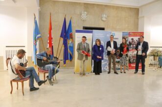 Predaja-donacije-s-Humanitarnog-karnevalskog-bala-Domu-za-odrasle-osobe-Turnić-9 Predaja-donacije-s-Humanitarnog-karnevalskog-bala-Domu-za-odrasle-osobe-Turnić-9