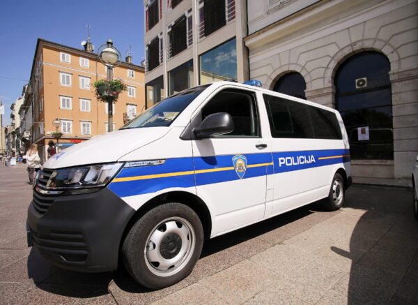 postani policajac policija korzo rijeka
