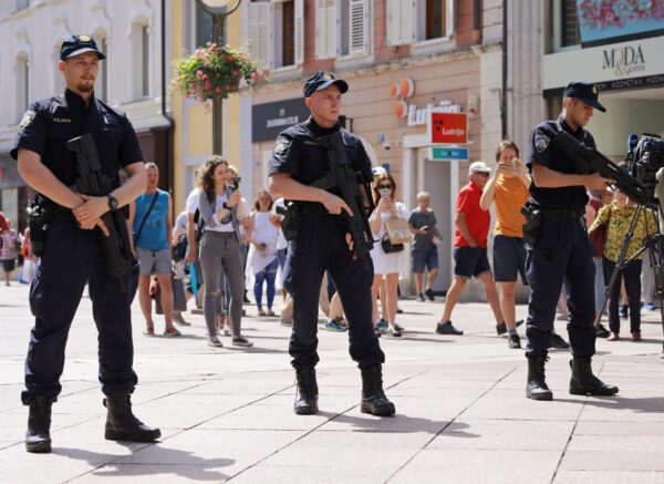 postani policajac policija korzo rijeka