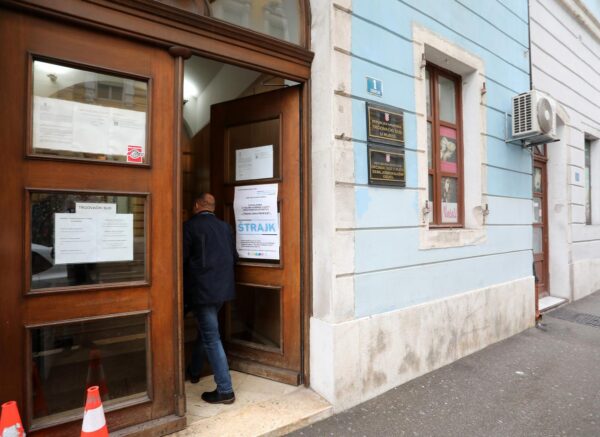 Rijeka: trajk djalatnika Trgova?kog suda