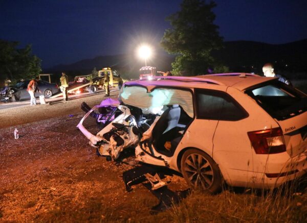 Dicmo: U teškoj prometnoj  nesreći smrtno stradale dvije osobe