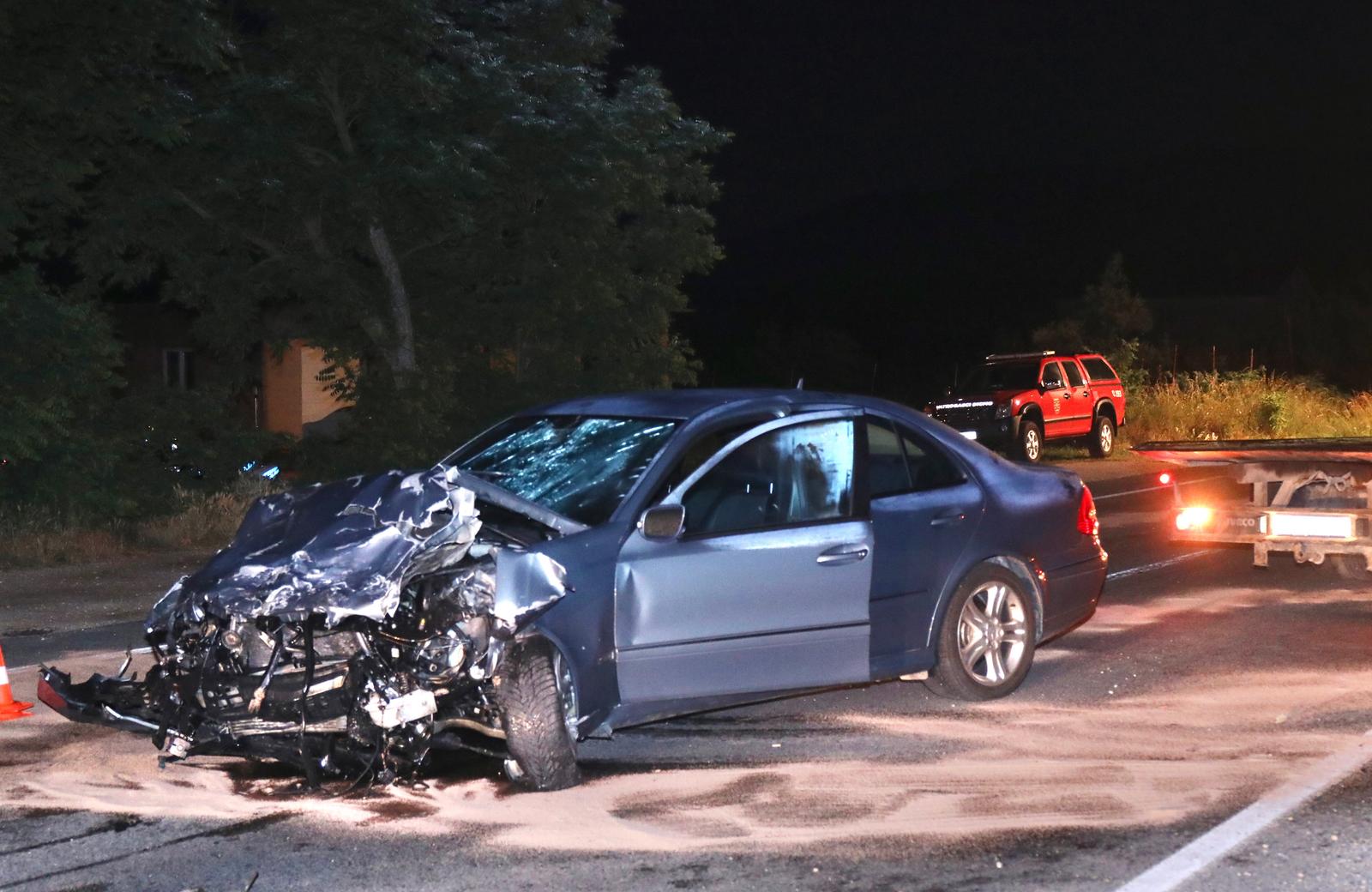 Dicmo: U teškoj prometnoj  nesreći smrtno stradale dvije osobe