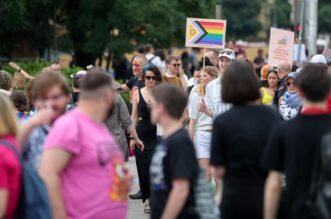 Zagreb: Okupljanje sudionika 22. Povorke ponosa na Rooseveltovom trgu Zagreb: Okupljanje sudionika 22. Povorke ponosa na Rooseveltovom trgu