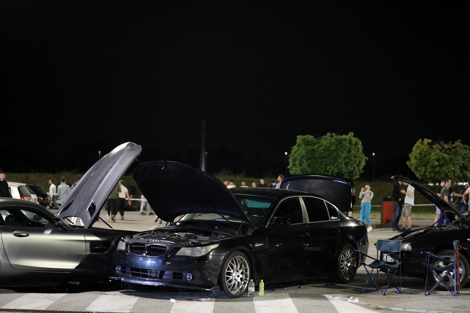 Užas u Buzinu, automobilom naletio na skupinu ljudi na parkiralištu trgovačkog centra Užas u Buzinu, automobilom naletio na skupinu ljudi na parkiralištu trgovačkog centra