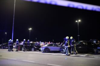 Užas u Buzinu, automobilom naletio na skupinu ljudi na parkiralištu trgovačkog centra Užas u Buzinu, automobilom naletio na skupinu ljudi na parkiralištu trgovačkog centra
