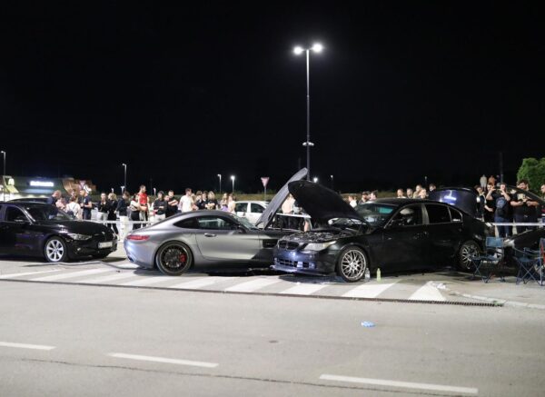 Užas u Buzinu, automobilom naletio na skupinu ljudi na parkiralištu trgovačkog centra 
