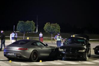 Užas u Buzinu, automobilom naletio na skupinu ljudi na parkiralištu trgovačkog centra Užas u Buzinu, automobilom naletio na skupinu ljudi na parkiralištu trgovačkog centra